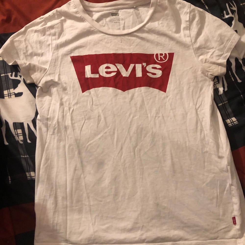 Levi’s tee